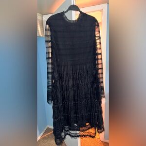 GORGEOUS BLACK LACE DRESS